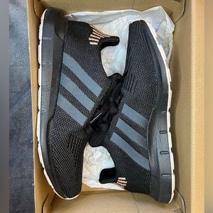 Size 6, Black Adidas Swift Run, Used, Comfortable every day shoe or gym shoe.